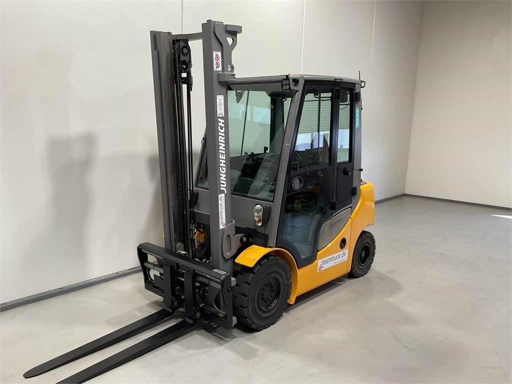 Jungheinrich DFG 425S  - Diesel forklift: picture 4 Jungheinrich DFG 425S  - Diesel forklift: picture 4