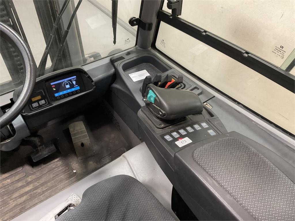 Electric forklift Jungheinrich EFG 425K: picture 6 Electric forklift Jungheinrich EFG 425K: picture 6