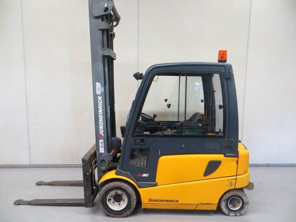 Jungheinrich EFG-VAC 30 - Electric forklift: picture 2 Jungheinrich EFG-VAC 30 - Electric forklift: picture 2