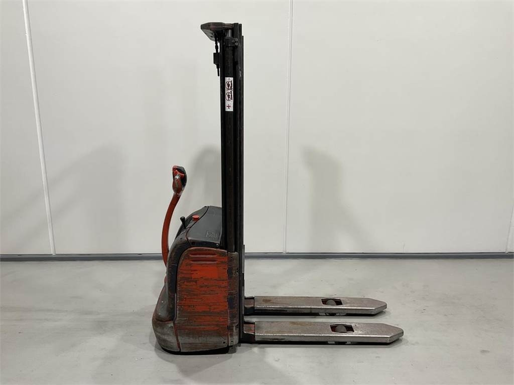 Linde L12 - Stacker: picture 1 Linde L12 - Stacker: picture 1