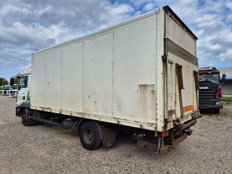 MAN TGL 10 / 12.180 4x2 with lift /ramp - Box truck: picture 2 MAN TGL 10 / 12.180 4x2 with lift /ramp - Box truck: picture 2