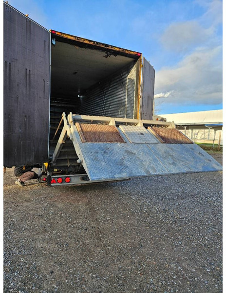 Low loader semi-trailer Montracon Racing// machinetrailer // Living area: picture 1
