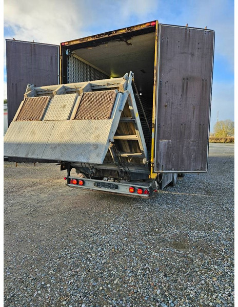 Montracon Racing// machinetrailer // Living area - Low loader semi-trailer: picture 1 Montracon Racing// machinetrailer // Living area - Low loader semi-trailer: picture 1