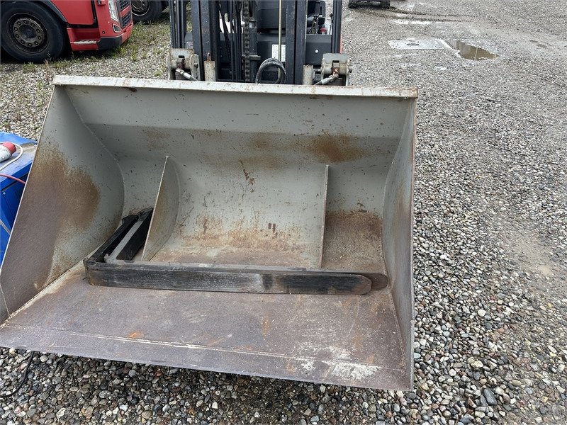 NP A18 truck with shovel and forks - Electric forklift: picture 2 NP A18 truck with shovel and forks - Electric forklift: picture 2