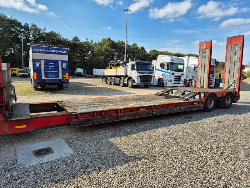 Nooteboom Machine trailer W/ extendable bed & Hyd Ramps - Low loader semi-trailer: picture 1 Nooteboom Machine trailer W/ extendable bed & Hyd Ramps - Low loader semi-trailer: picture 1