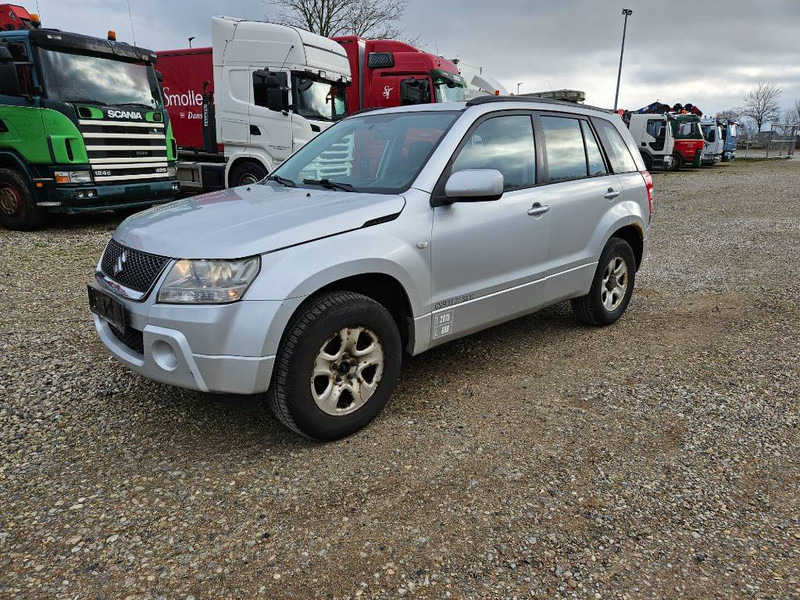 Suzuki Grand Vitara 2,0 GLX aut. Van 5d - Box van: picture 1 Suzuki Grand Vitara 2,0 GLX aut. Van 5d - Box van: picture 1
