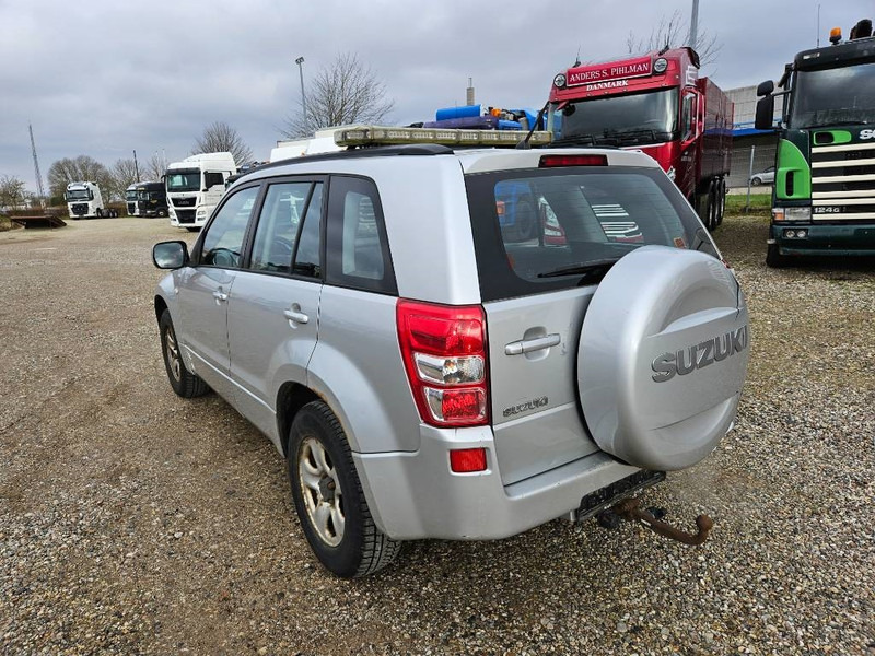 Suzuki Grand Vitara 2,0 GLX aut. Van 5d - Car: picture 3 Suzuki Grand Vitara 2,0 GLX aut. Van 5d - Car: picture 3