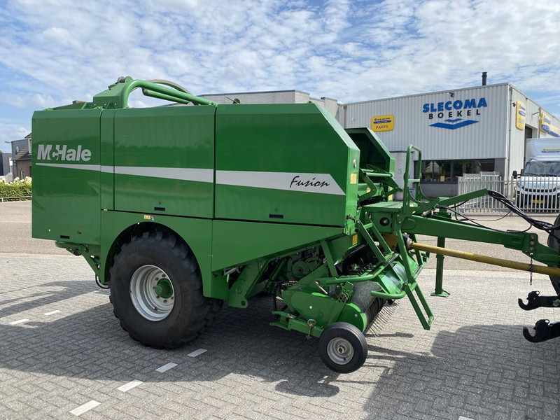 Mc Hale Fusion Ronde Balenpers - Round baler, Bale wrapper: picture 1 Mc Hale Fusion Ronde Balenpers - Round baler, Bale wrapper: picture 1