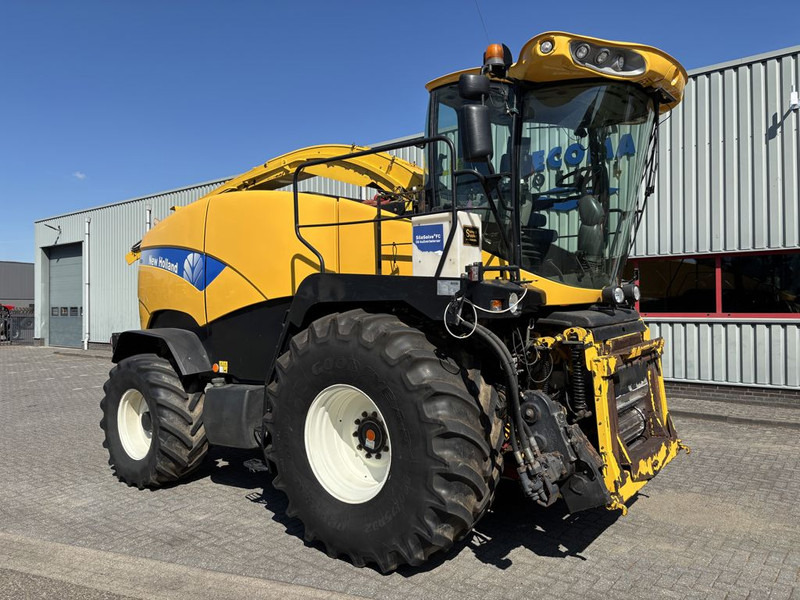 New Holland FR9050 - Forage harvester: picture 4 New Holland FR9050 - Forage harvester: picture 4