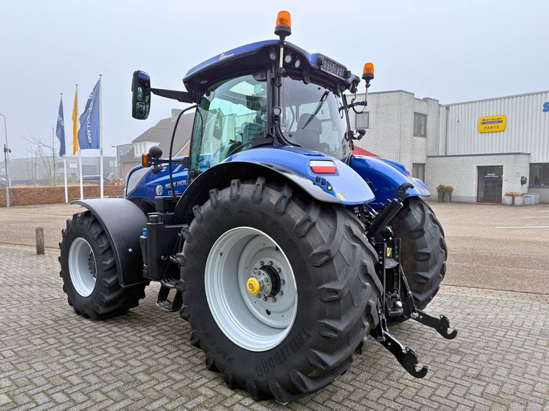 New Holland T7.270AC Stage V - Farm tractor: picture 2 New Holland T7.270AC Stage V - Farm tractor: picture 2