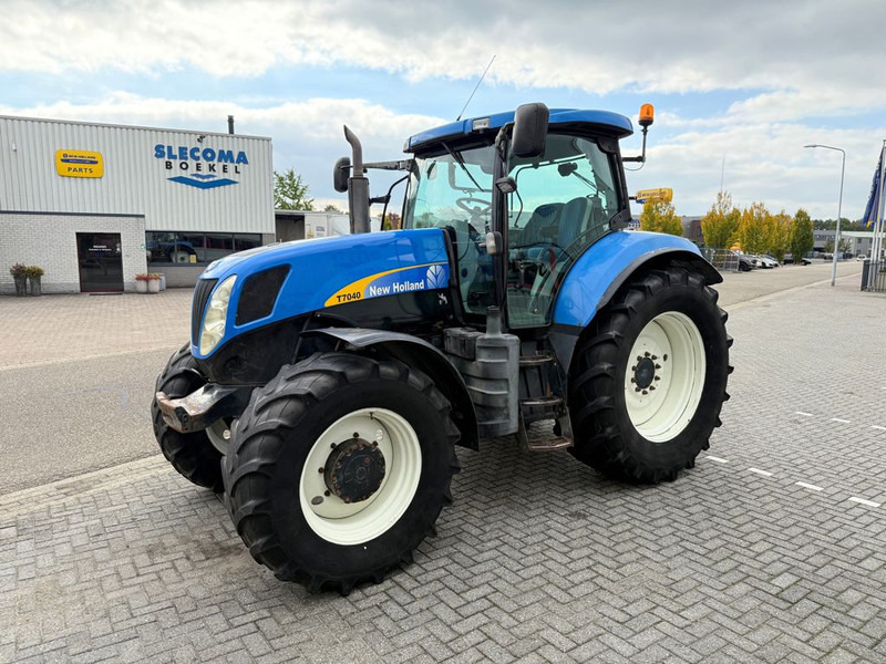 New Holland T7040 Power Command - Farm tractor: picture 1 New Holland T7040 Power Command - Farm tractor: picture 1