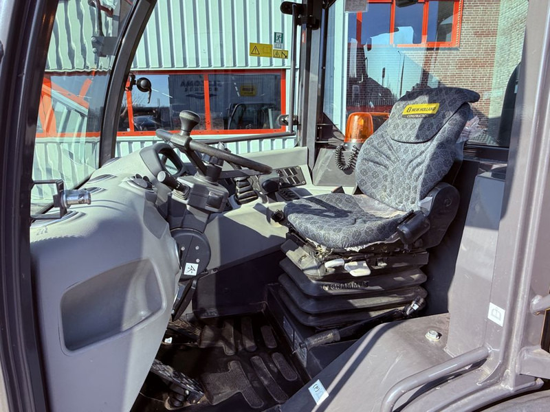 Wheel loader New Holland W50 TC Wiellader: picture 13