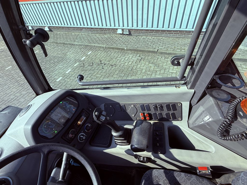 Wheel loader New Holland W50 TC Wiellader: picture 15
