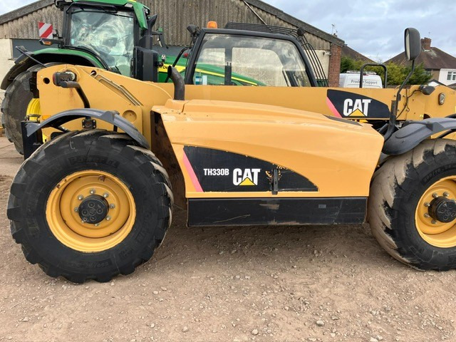Cat TH330B - Telescopic handler: picture 3 Cat TH330B - Telescopic handler: picture 3