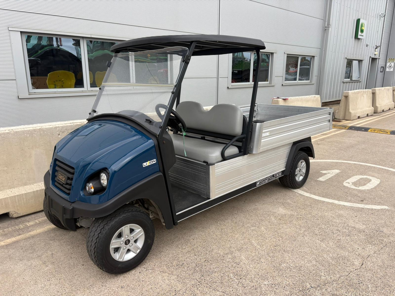 Clubcar Carryall 700 lithium Utility Vehicle - Side-by-side/ ATV: picture 1 Clubcar Carryall 700 lithium Utility Vehicle - Side-by-side/ ATV: picture 1