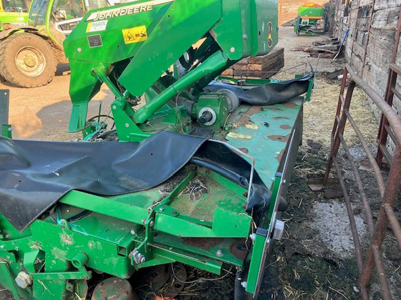 John Deere 131 - Hay and forage equipment: picture 3 John Deere 131 - Hay and forage equipment: picture 3