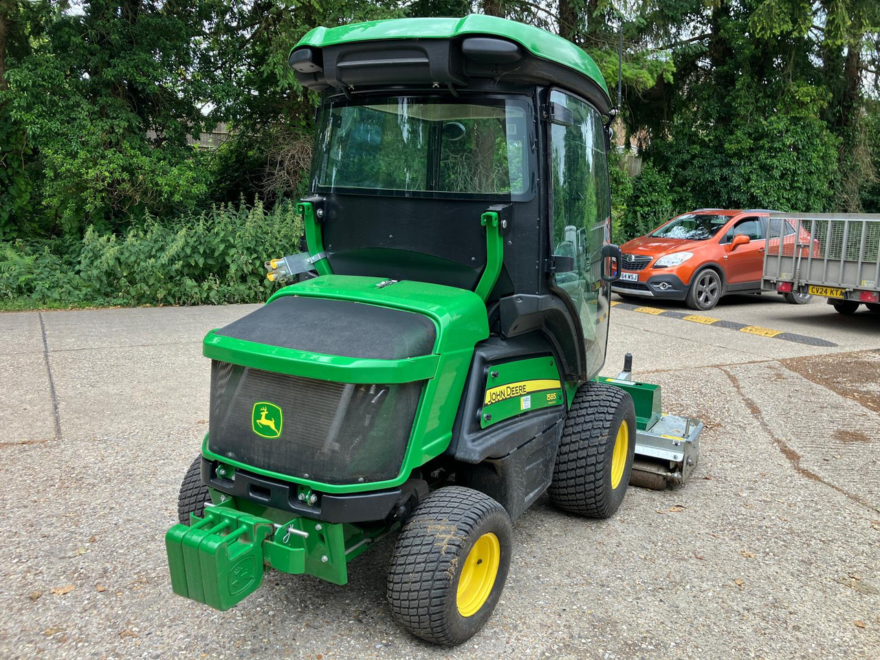 John Deere 1585 out front mower - Garden mower: picture 2 John Deere 1585 out front mower - Garden mower: picture 2
