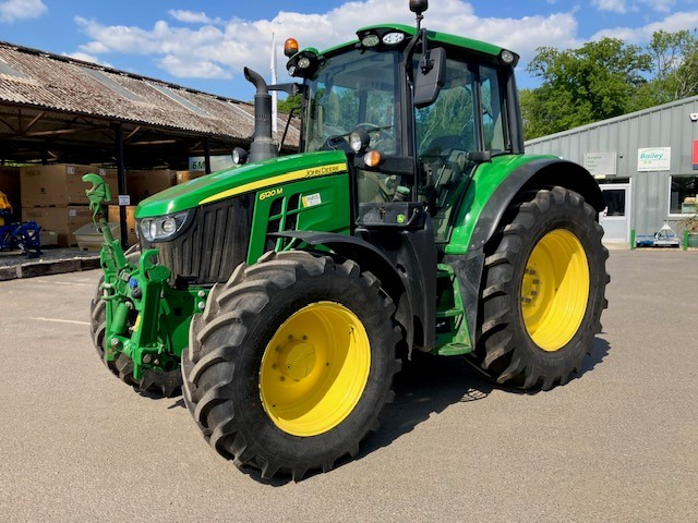 John Deere 6120M - Farm tractor: picture 1 John Deere 6120M - Farm tractor: picture 1