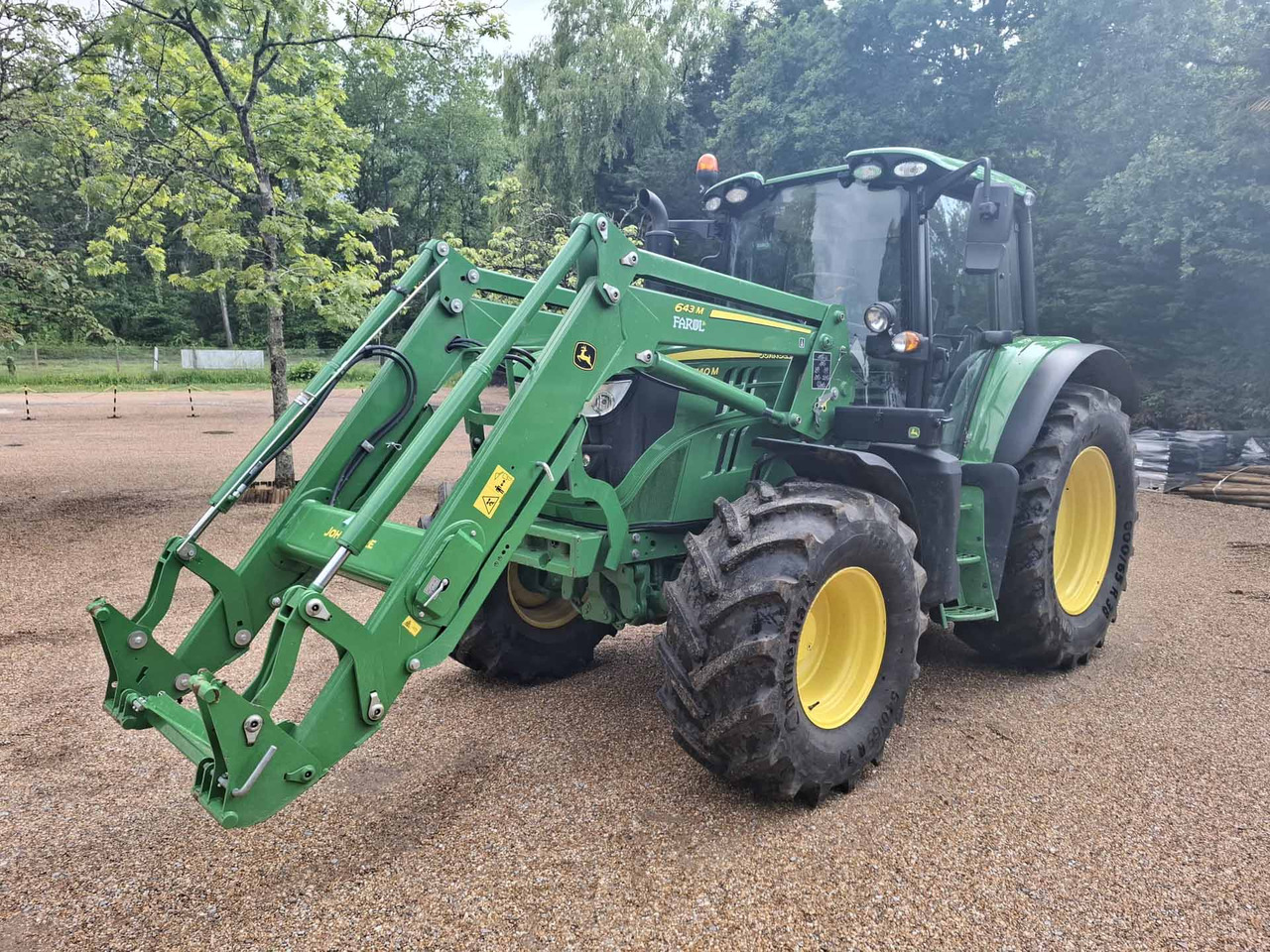 John Deere 6140M - Farm tractor: picture 3 John Deere 6140M - Farm tractor: picture 3