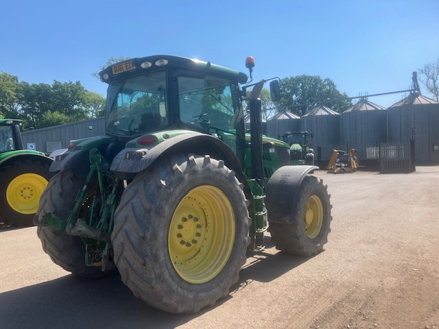 John Deere 6190R - Farm tractor: picture 4 John Deere 6190R - Farm tractor: picture 4