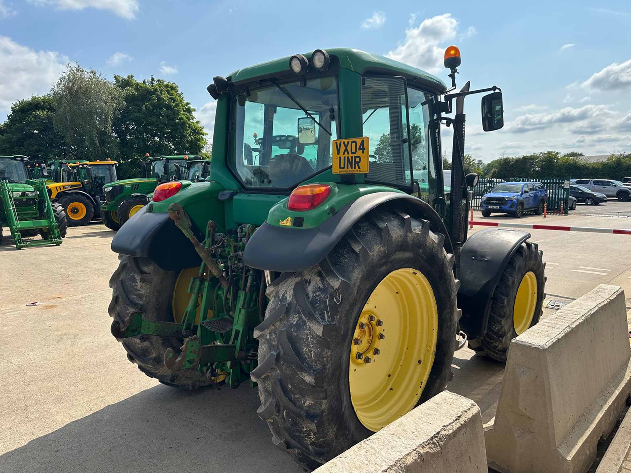 John Deere 6420S - Farm tractor: picture 5 John Deere 6420S - Farm tractor: picture 5