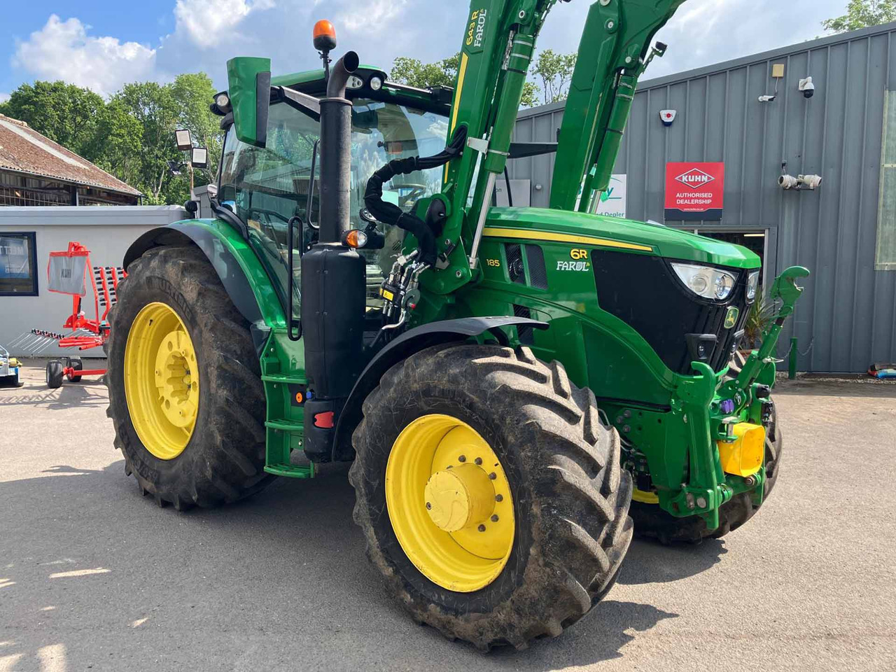 John Deere 6R 185 - Farm tractor: picture 4 John Deere 6R 185 - Farm tractor: picture 4