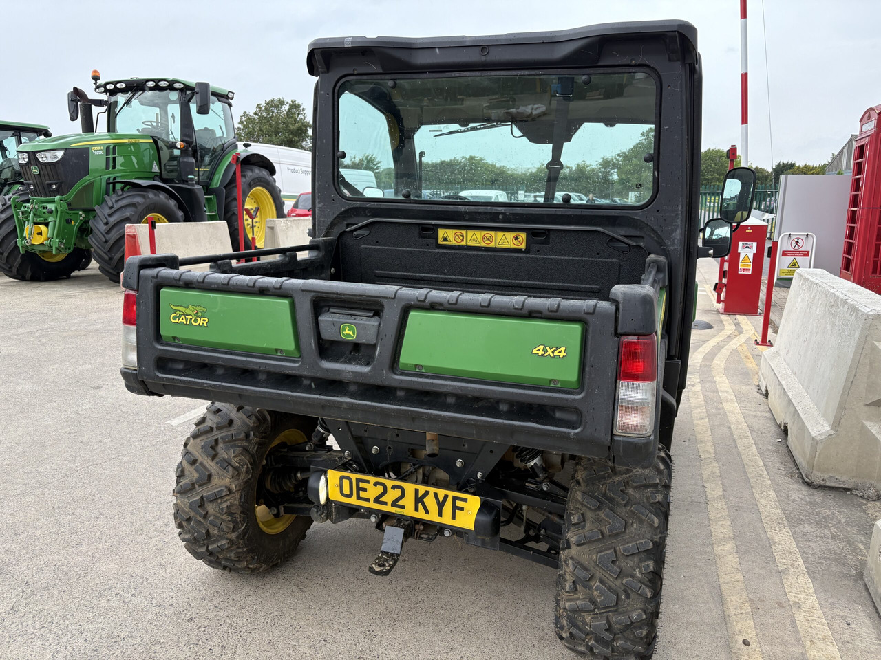 John Deere XUV865M Gator - Side-by-side/ ATV: picture 4 John Deere XUV865M Gator - Side-by-side/ ATV: picture 4