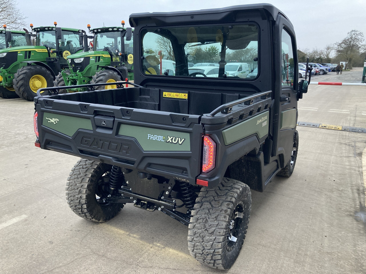 John Deere XUV875M Gator - Side-by-side/ ATV: picture 5 John Deere XUV875M Gator - Side-by-side/ ATV: picture 5