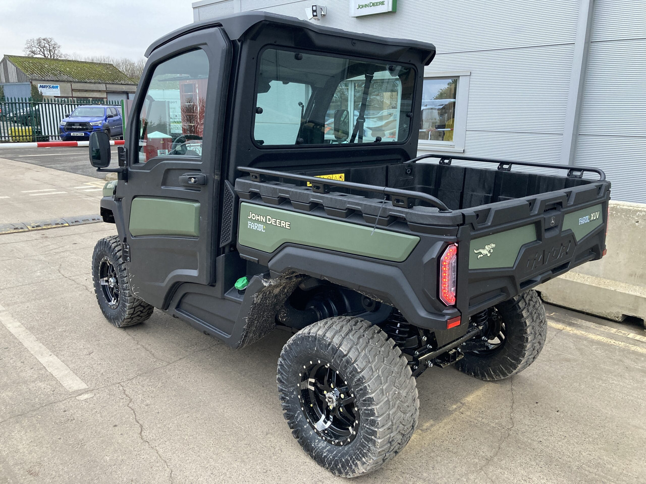 John Deere XUV875M Gator - Side-by-side/ ATV: picture 3 John Deere XUV875M Gator - Side-by-side/ ATV: picture 3