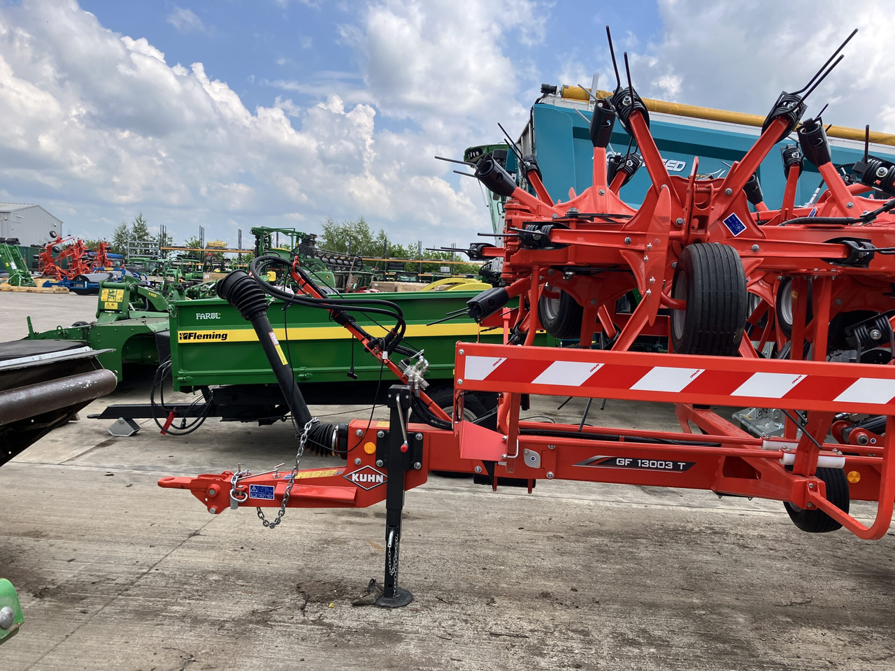 Kuhn GF13003 - Hay and forage equipment: picture 3 Kuhn GF13003 - Hay and forage equipment: picture 3
