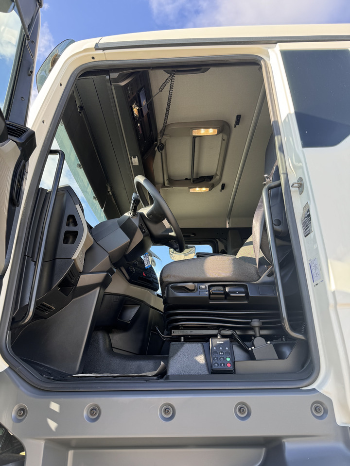 Tractor unit Man TGX 18.470 4x4 Hydrodrive KIPPHYDRAULIK: picture 13 Tractor unit Man TGX 18.470 4x4 Hydrodrive KIPPHYDRAULIK: picture 13