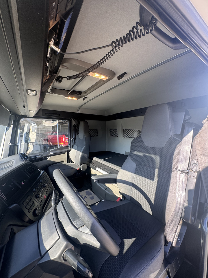 Tractor unit Man TGX 18.470 4x4 Hydrodrive KIPPHYDRAULIK: picture 12 Tractor unit Man TGX 18.470 4x4 Hydrodrive KIPPHYDRAULIK: picture 12