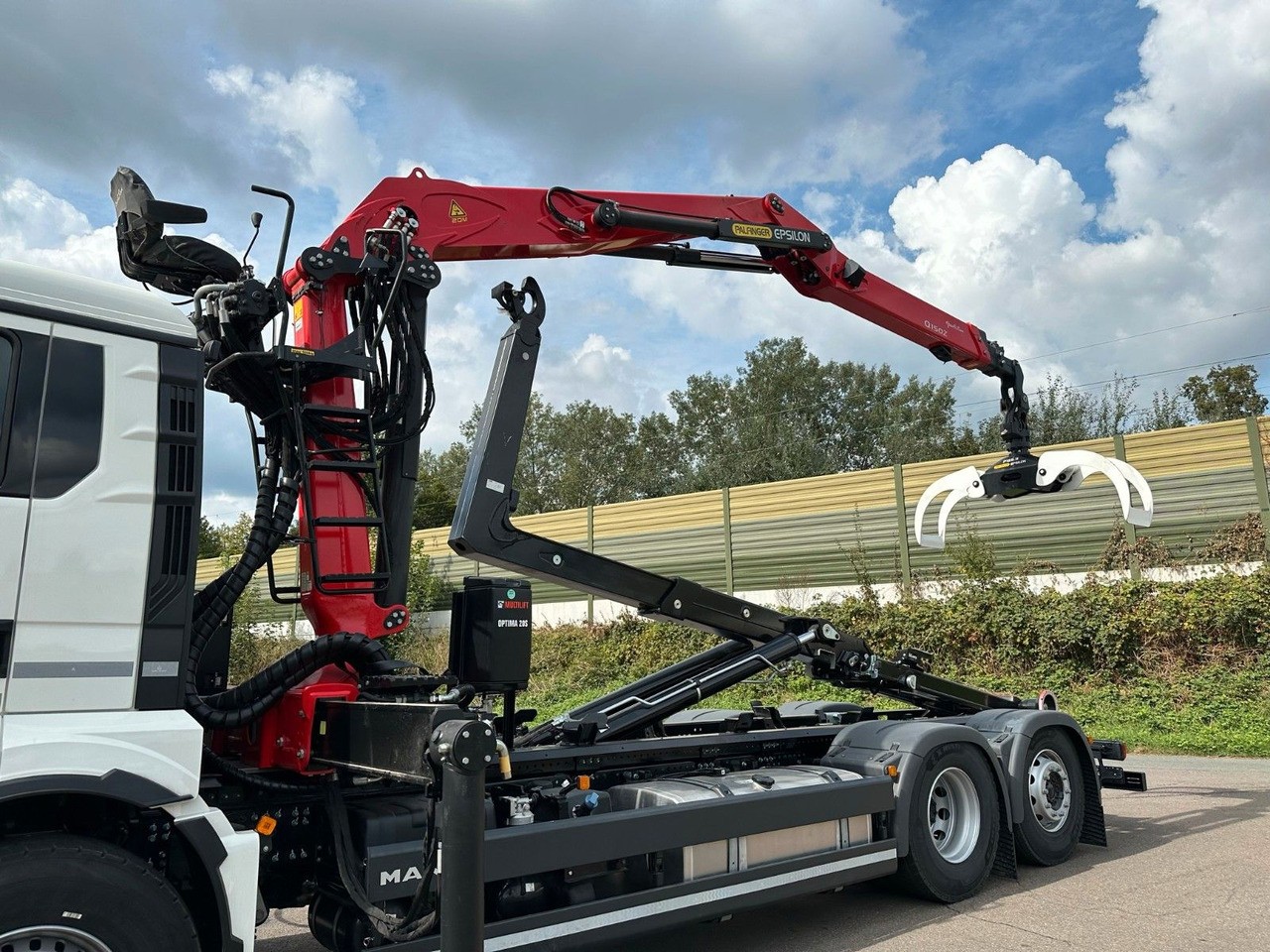 Hook lift truck, Crane truck MAN TGS 26.470 6x2 Abrollkipper + Kran EPSILON: picture 17