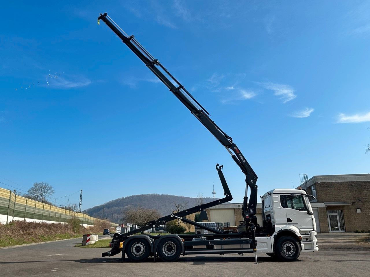 MAN TGS 26.470 6x2 Abrollkipper + Kran Hiab 228-4 - Hook lift truck, Crane truck: picture 4 MAN TGS 26.470 6x2 Abrollkipper + Kran Hiab 228-4 - Hook lift truck, Crane truck: picture 4