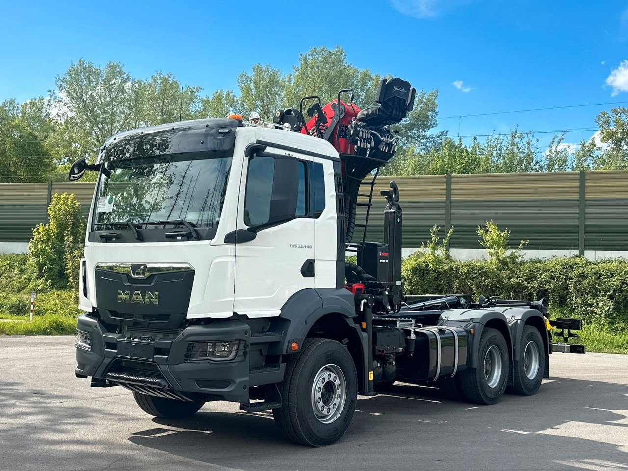 MAN TGS 33.440 6x4 Epsilon 170Z MultiLift 20s56 - Hook lift truck, Crane truck: picture 1 MAN TGS 33.440 6x4 Epsilon 170Z MultiLift 20s56 - Hook lift truck, Crane truck: picture 1
