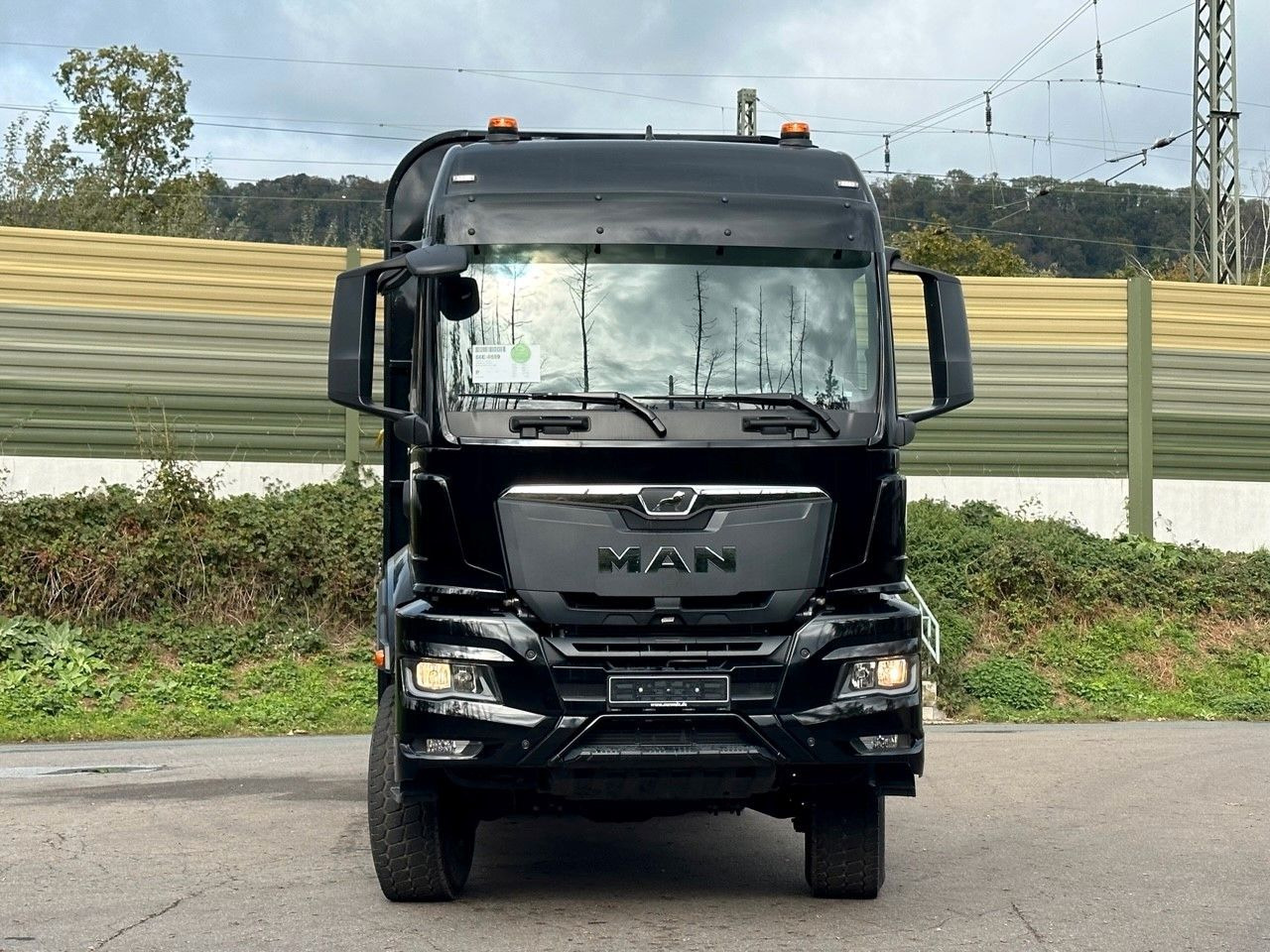 MAN TGS 33.520 6X6 Euro6e LogLift 165 Z - Logging truck, Crane truck: picture 2 MAN TGS 33.520 6X6 Euro6e LogLift 165 Z - Logging truck, Crane truck: picture 2