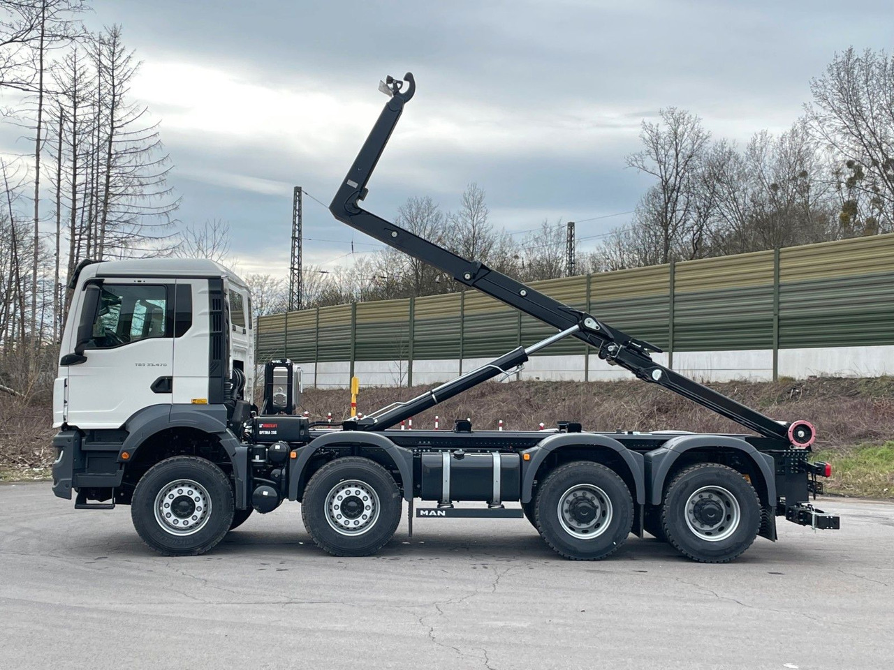 MAN TGS 35.470 8x4 Euro6e Hiab MultLift Abrollkipper - Hook lift truck, Crane truck: picture 3 MAN TGS 35.470 8x4 Euro6e Hiab MultLift Abrollkipper - Hook lift truck, Crane truck: picture 3