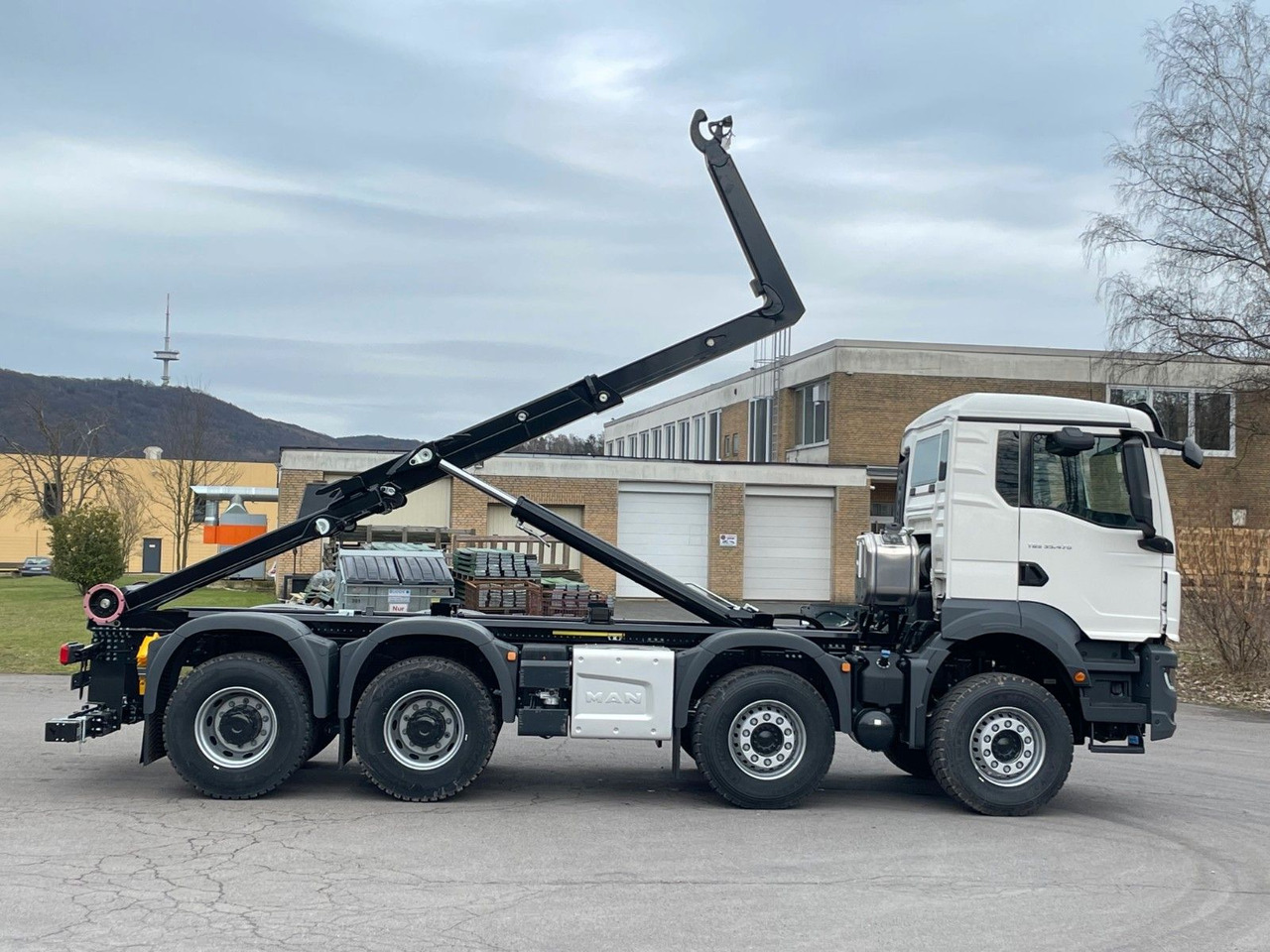 Hook lift truck, Crane truck MAN TGS 35.470 8x4 Euro6e Hiab MultLift Abrollkipper: picture 7