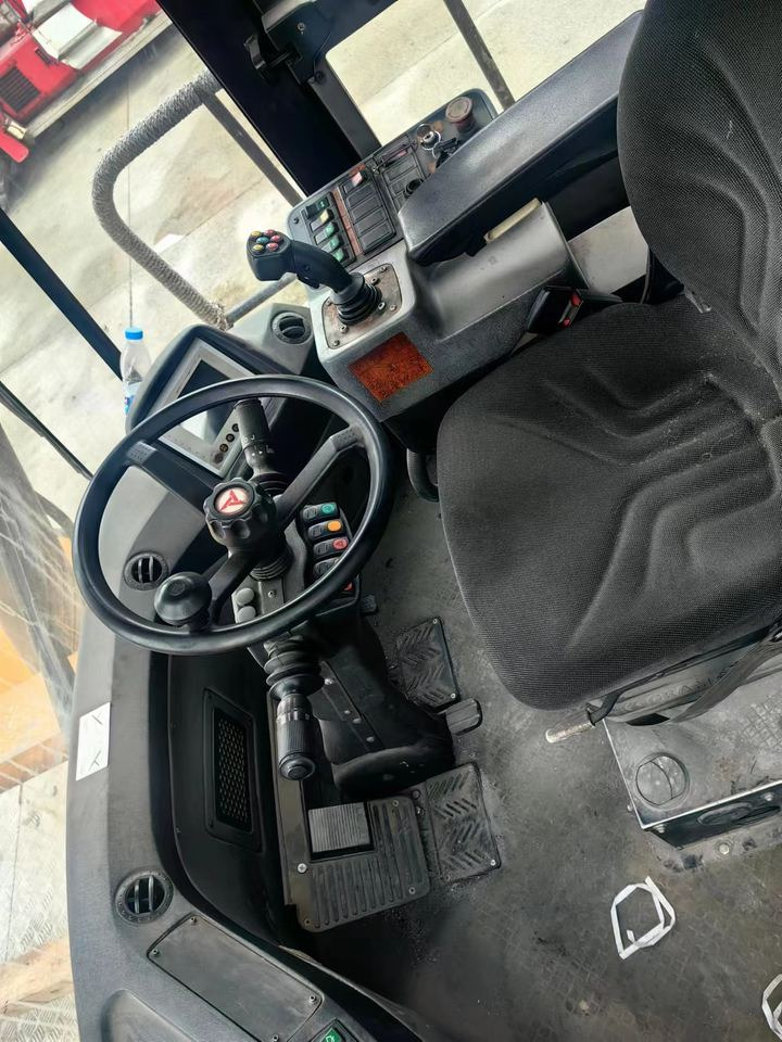 Good Condition USED Crane SRSC45C23 45 Ton Frontal Crane Container Crane - Reach stacker: picture 4 Good Condition USED Crane SRSC45C23 45 Ton Frontal Crane Container Crane - Reach stacker: picture 4