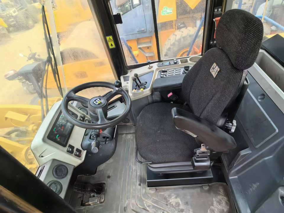Original Cat Used Cat 950gc Wheel Loader Caterpillar 950gc Cat Loader Low Service Time - Wheel loader: picture 4 Original Cat Used Cat 950gc Wheel Loader Caterpillar 950gc Cat Loader Low Service Time - Wheel loader: picture 4