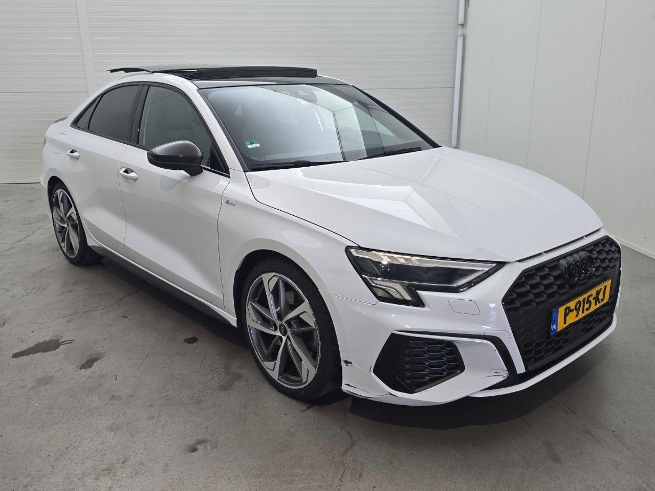 Audi A3 Limousine 35 TFSI edition one | 2021 | 65.827 km | Automaat | P915KJ | NAP: Geen oordeel - Sedan: picture 2 Audi A3 Limousine 35 TFSI edition one | 2021 | 65.827 km | Automaat | P915KJ | NAP: Geen oordeel - Sedan: picture 2