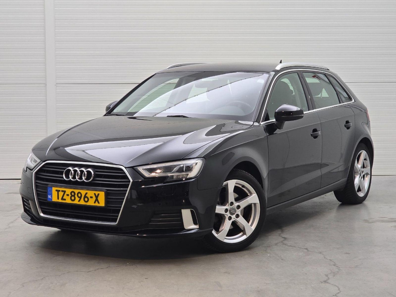 Hatchback Audi A3 Sportback 30 TFSI Sport Lease Edition | 2018 | 121.664 km | Automaat | TZ896X | NAP: Logisch: picture 1