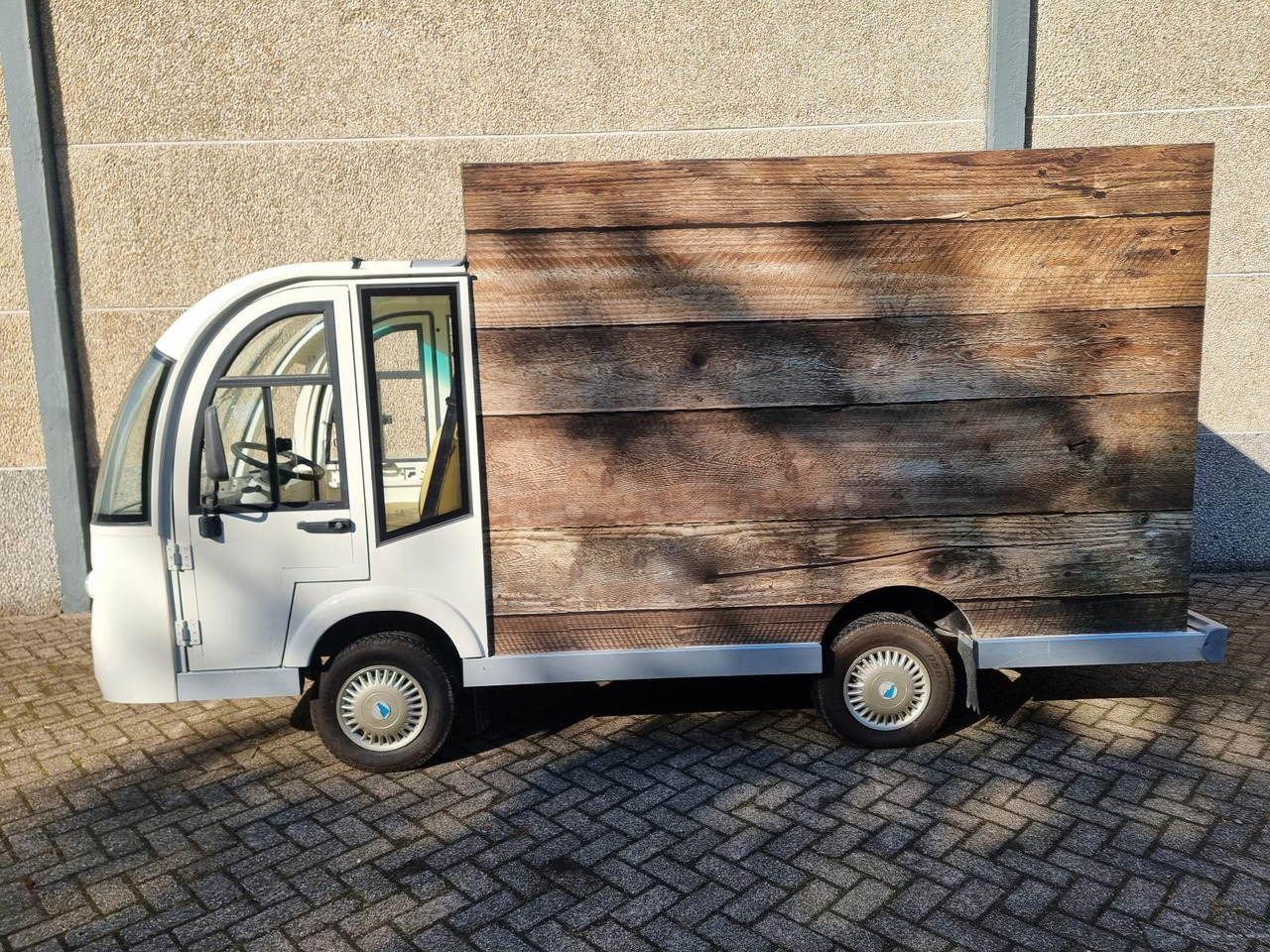 Eagle Refreshment Verkoopwagen - Golf cart: picture 2 Eagle Refreshment Verkoopwagen - Golf cart: picture 2