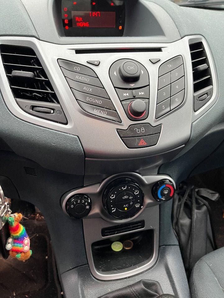 Ford Fiesta 1.25 Limited | 2011 | 186.640 km | 30PHS3 | NAP: Logisch - Hatchback: picture 5 Ford Fiesta 1.25 Limited | 2011 | 186.640 km | 30PHS3 | NAP: Logisch - Hatchback: picture 5