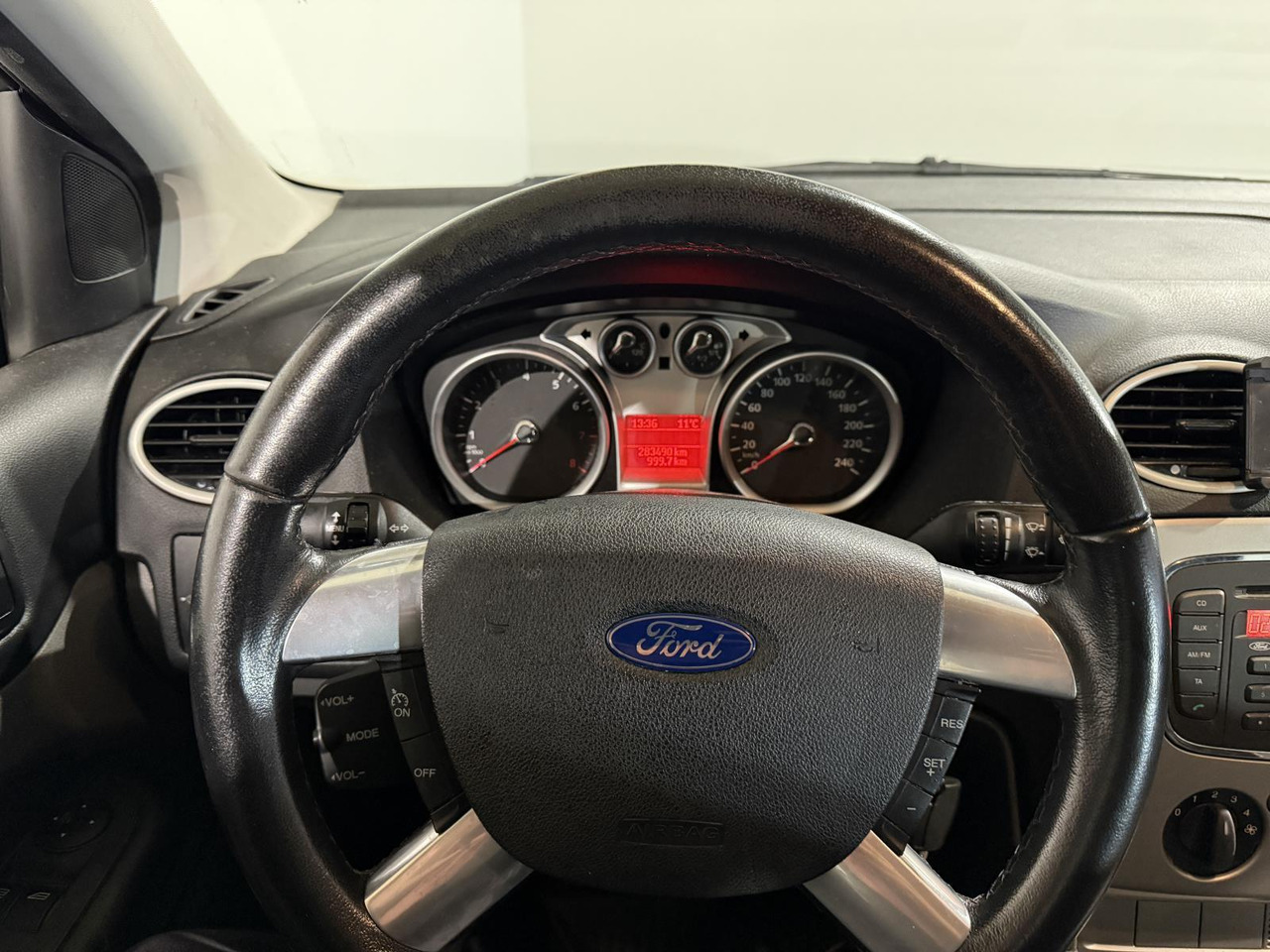 Ford Focus Wagon 1.6 Comfort 33-LKG-1 283.490 km - Car: picture 3 Ford Focus Wagon 1.6 Comfort 33-LKG-1 283.490 km - Car: picture 3