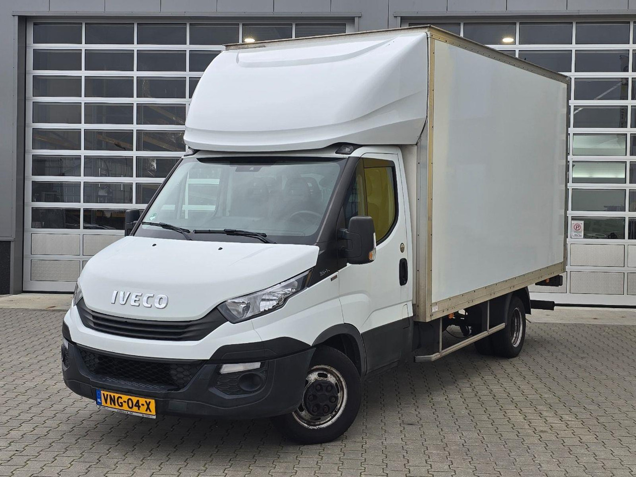 Iveco Daily 35C16V 2.3 410 H3 L | 2019 | 208.488 km | Automaat | VNG04X | NAP: Geen oordeel - Box van: picture 1 Iveco Daily 35C16V 2.3 410 H3 L | 2019 | 208.488 km | Automaat | VNG04X | NAP: Geen oordeel - Box van: picture 1