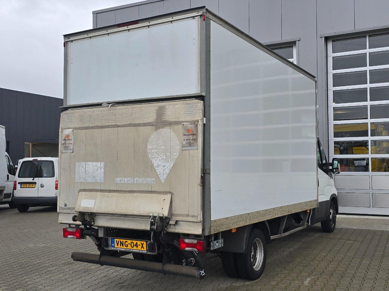 Iveco Daily 35C16V 2.3 410 H3 L | 2019 | 208.488 km | Automaat | VNG04X | NAP: Geen oordeel - Box van: picture 4 Iveco Daily 35C16V 2.3 410 H3 L | 2019 | 208.488 km | Automaat | VNG04X | NAP: Geen oordeel - Box van: picture 4