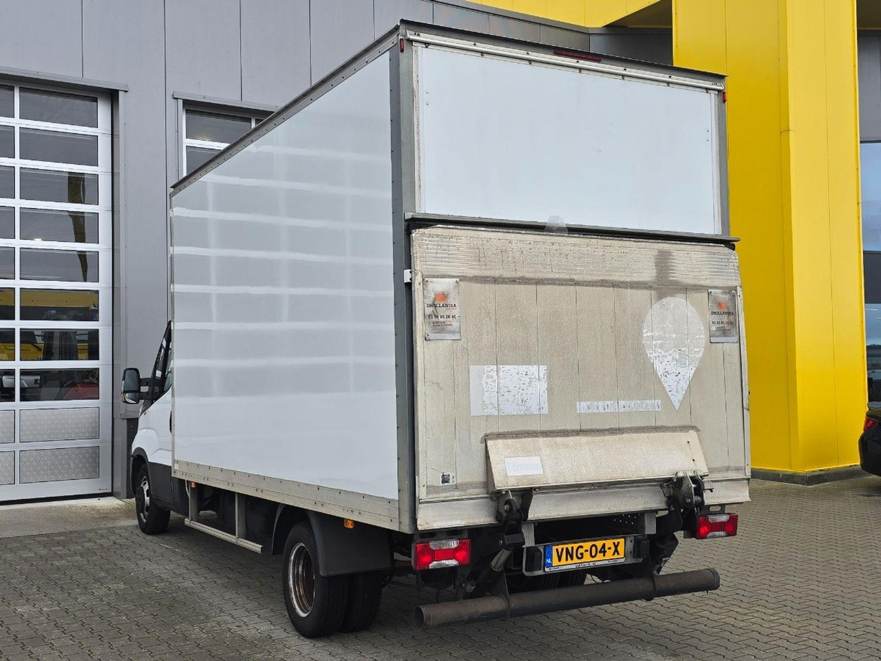 Iveco Daily 35C16V 2.3 410 H3 L | 2019 | 208.488 km | Automaat | VNG04X | NAP: Geen oordeel - Box van: picture 3 Iveco Daily 35C16V 2.3 410 H3 L | 2019 | 208.488 km | Automaat | VNG04X | NAP: Geen oordeel - Box van: picture 3