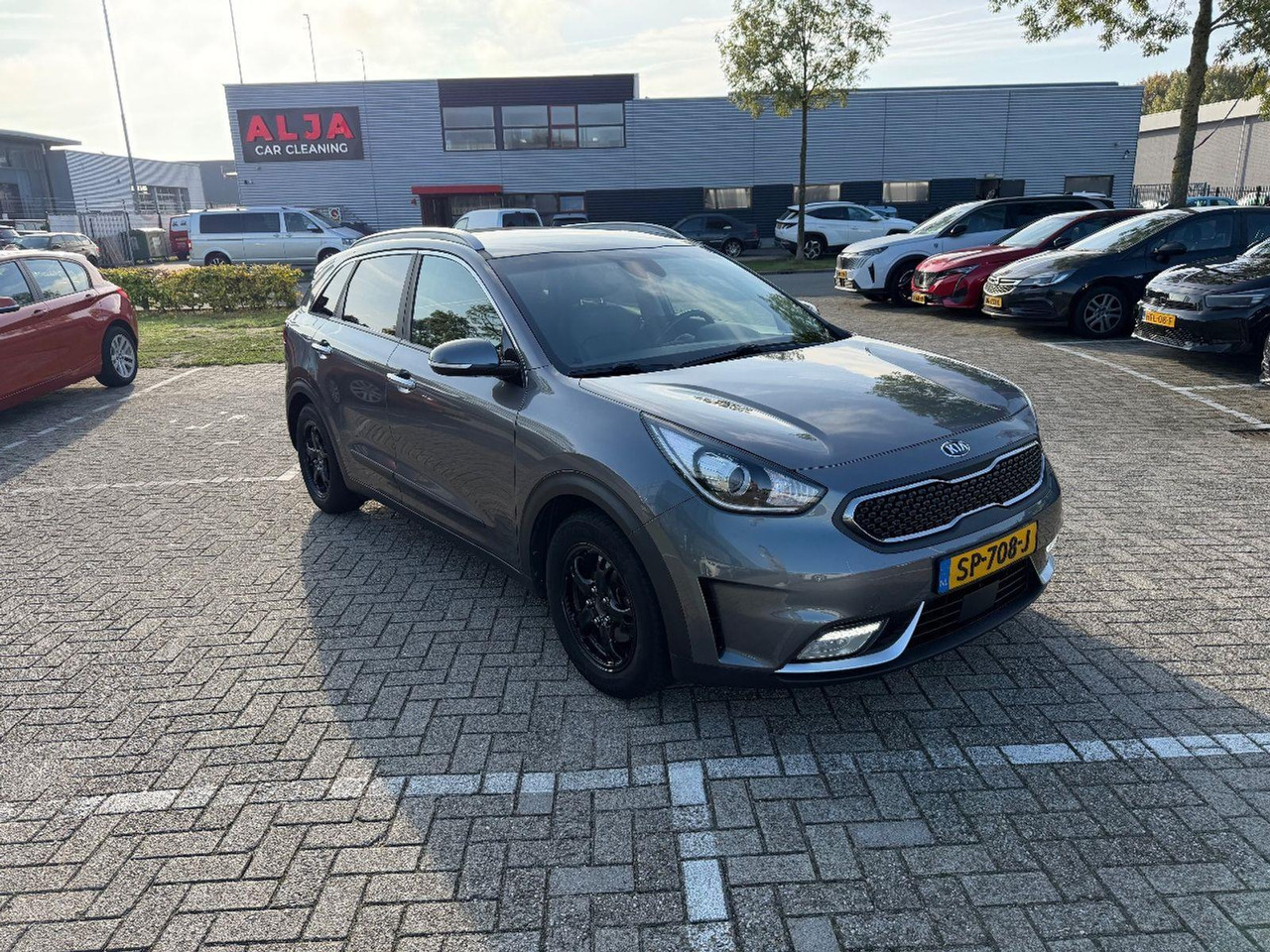 Kia Niro 1.6 GDi Hybrid ExecutiveLine | 2018 | 134.696 km | Automaat | SP708J | NAP: Logisch - SUV: picture 4 Kia Niro 1.6 GDi Hybrid ExecutiveLine | 2018 | 134.696 km | Automaat | SP708J | NAP: Logisch - SUV: picture 4