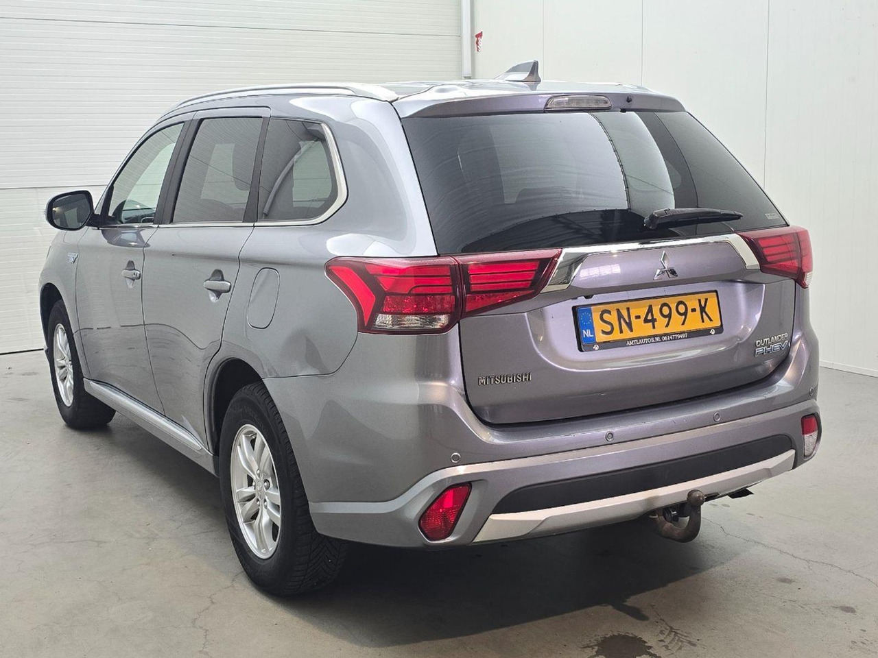 Mitsubishi Outlander 2.0 PHEV Pure | 2018 | 197.128 km | Automaat | SN499K | NAP: Logisch - SUV: picture 3 Mitsubishi Outlander 2.0 PHEV Pure | 2018 | 197.128 km | Automaat | SN499K | NAP: Logisch - SUV: picture 3